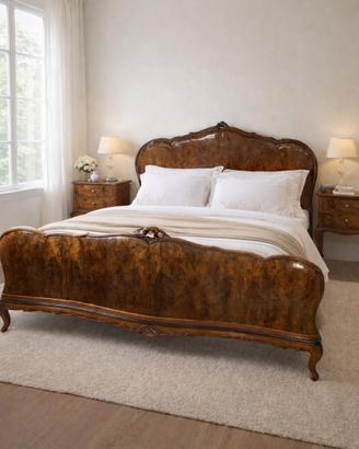 Letto del primo '900 in radica di noce intagliata