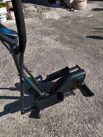 Bici ellittica fitness per allenamento in casa