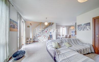 SAMARATE - QUADRILOCALE DUPLEX CON AMPIO BOX