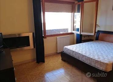 Pomezia trilocale con balcone e posto auto
