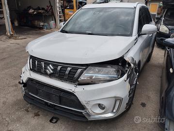 Suzuki Vitara Hybrid del 2021 1.4 turbo benzina