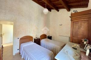 6 LOCALI A MONTEFIASCONE