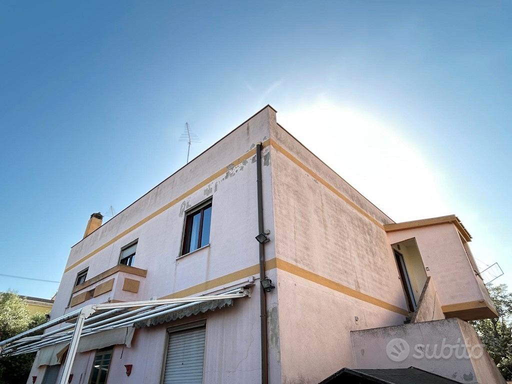 Cagliari, Via Delle Felci, 175 mq al primo piano