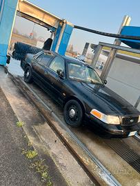 Ford Crown Victoria Police Interceptor trattabile