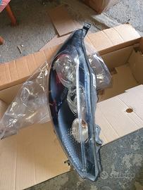 Fari ford fiesta 2009