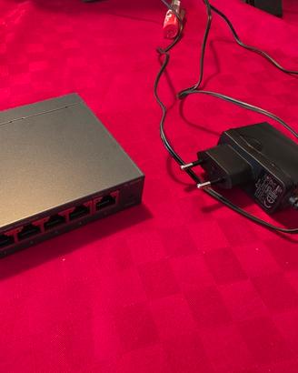 Switch TP-Link TL-SG105 Switch 5 Porte Gigabit
