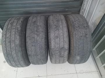 4 pneumatici 215 70 15 C