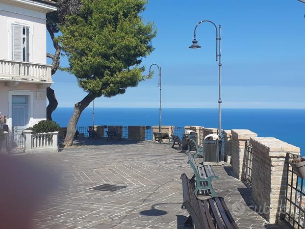 A 3 km dalla spiaggia Torre Cerrano