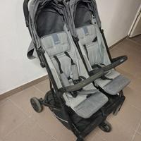 Passeggino gemellare o doppio