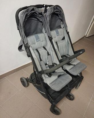 Passeggino gemellare o doppio