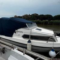 Barca 6 mt cabinata suzuki 140 hp 4T