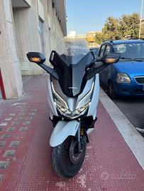 Honda Forza 300
