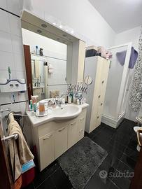 Mobile bagno completo di specchio