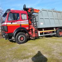 Mercedes con ribaltabile e caricatore 