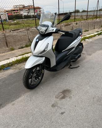 Piaggio Beverly 300 S HPE