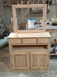 Mobiletto  in legno massello