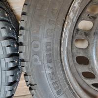 gomme chiodate compreso cerchio