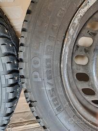 gomme chiodate compreso cerchio