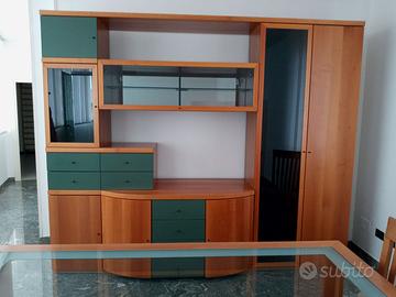 paretina soggiorno con tavolo e 4 sedie