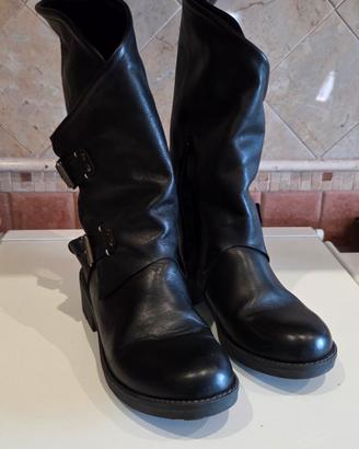 Stivali/ anfibi donna neri