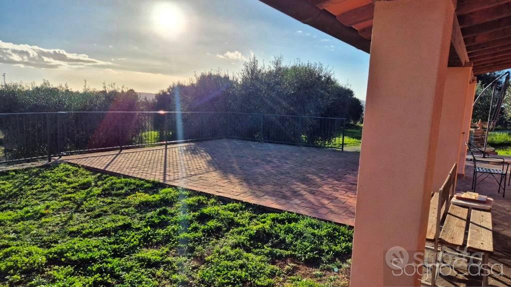 Rustico / Casale di 129 m² con 3 locali e box auto - Altro