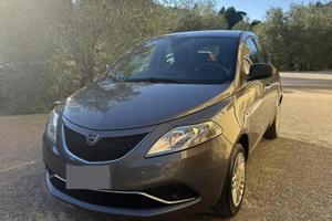 Lancia Y