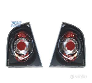 FANALI PER SKODA OCTAVIA SW. SFONDO NERO.
