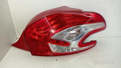 STOP FANALE POSTERIORE DESTRO PEUGEOT 208 Serie 96