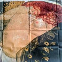 Arazzo rappresentante "Danae dormiente" di Klimt 