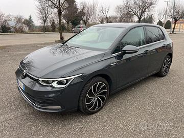Volkswagen Golf 8 2.0 TDI DSG Style / ganciotraino