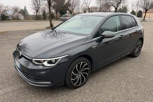 Volkswagen Golf 8 2.0 TDI DSG Style / ganciotraino
