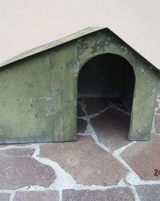 casetta per pompa o cucciola per cane