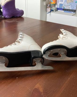 Pattini da ghiaccio bambina