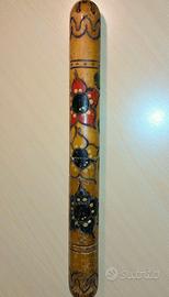 Antico contenitore in legno per ferri da maglia