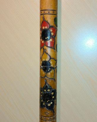 Antico contenitore in legno per ferri da maglia