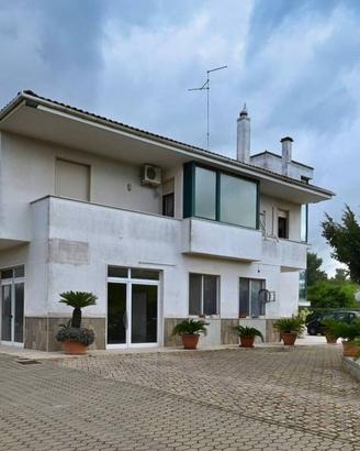 Immobile di 240 m² a Castellana Grotte