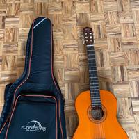 Chitarra classica con custodia e libri base