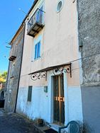 Casa abitabile con giardino