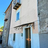 Casa abitabile con giardino