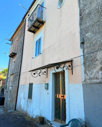 Casa abitabile con giardino