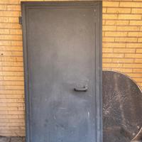 Porta in ferro cantina