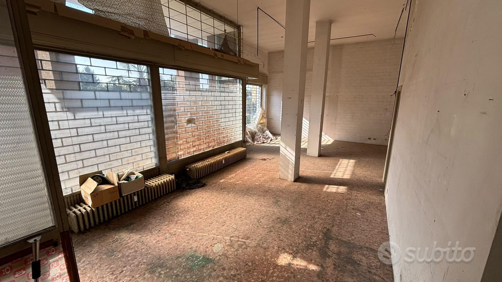 Cossato 80 mq, cambio d’uso, cantine e parcheggio - Vista 2