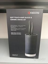 Set coltelli ceramica Kyocera + ceppo Soft-Touch