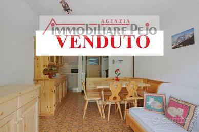 Bilocale panoramico situato a Peio Fonti, di front