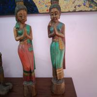 Coppia Statue Orientali "Sawasdee" in Legno l