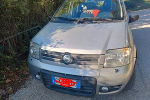 fiat panda 4x4 1.3 Multijet d.anno 2006 con gancio