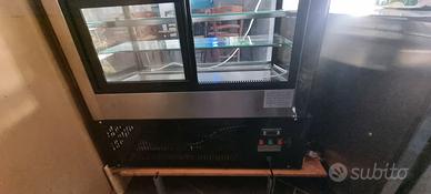 vetrina refrigerata e calda 
