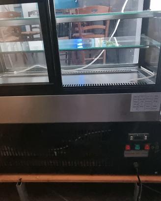 vetrina refrigerata e calda 