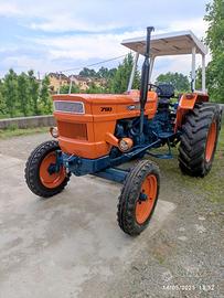 om 750 trattore agricolo