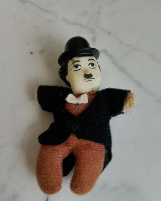 Charlie Chaplin (Charlot)pupino